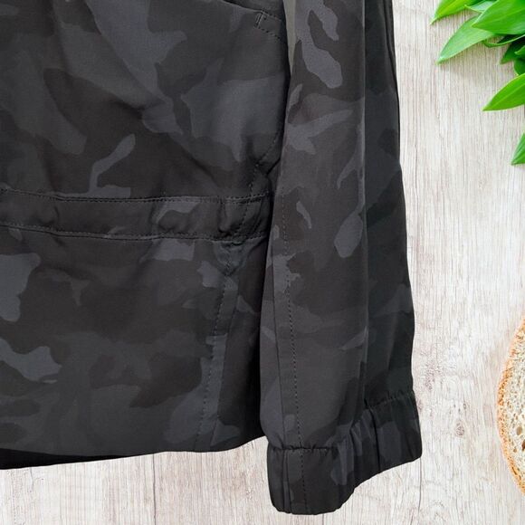 Lululemon Womens Pack It Up Jacket Size 6 Camo W4AVRS - Picture 2 of 7